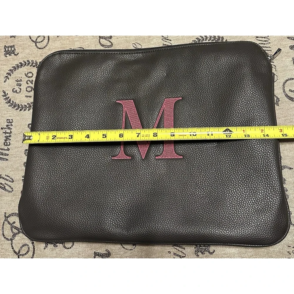 Thirty One 31 Savvy Laptop Sleeve Charcoal - Personalized With a Pink Letter 